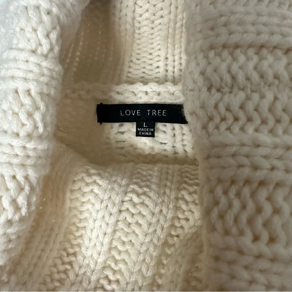 NWOT Love Tree Cableknit Turtleneck Size L - Picture 4 of 5